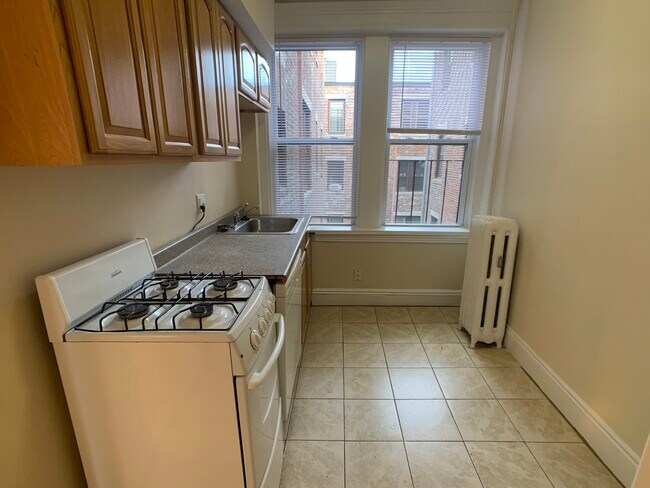 1874 Commonwealth Ave, Unit 10