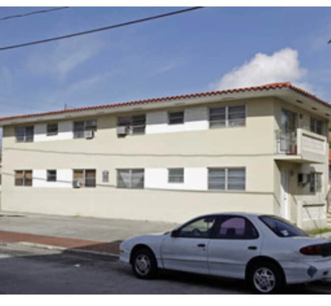 585 SW 13th Ave, Unit 2