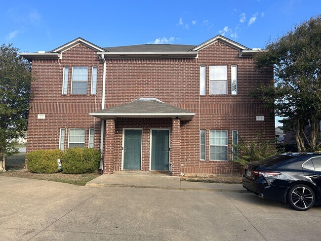property at 1711 Prairie Dr