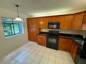 3733 Carambola Cir N in Coconut Creek, FL - Building Photo - Building Photo