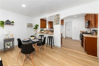 218 E Hullett St, Unit Front in Long Beach, CA - Building Photo - Building Photo