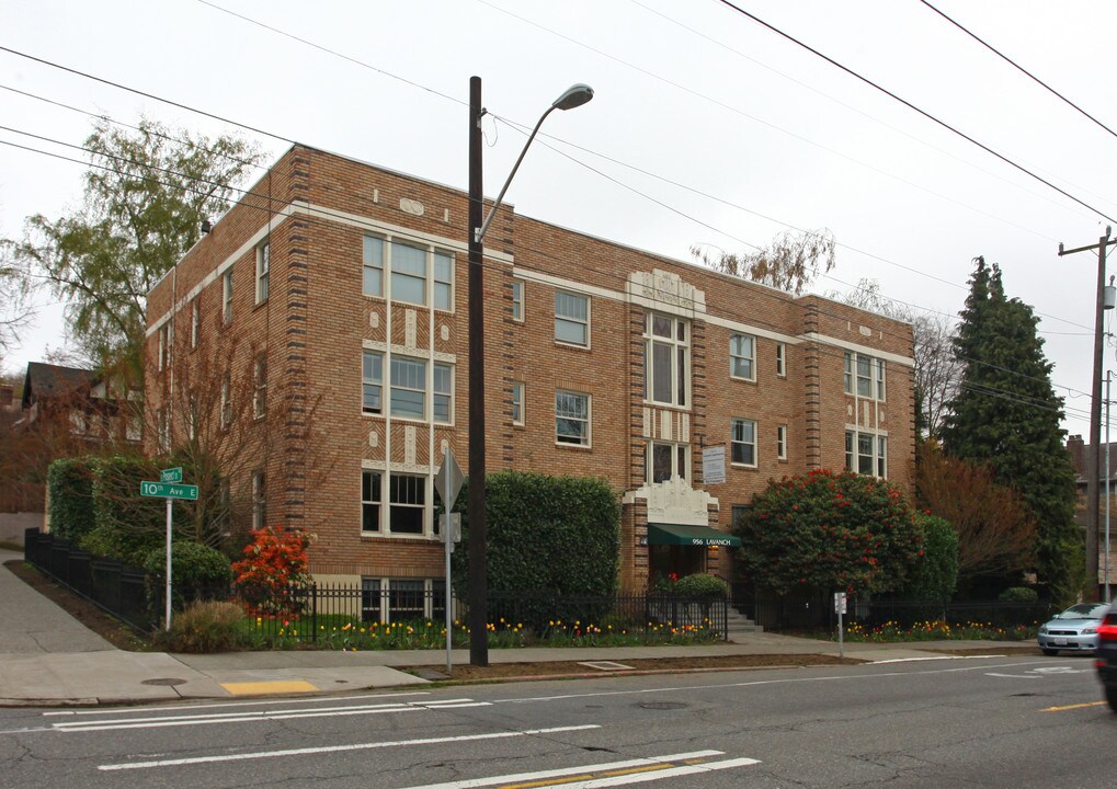 Lavanch Apartments in Seattle, WA - Building Photo