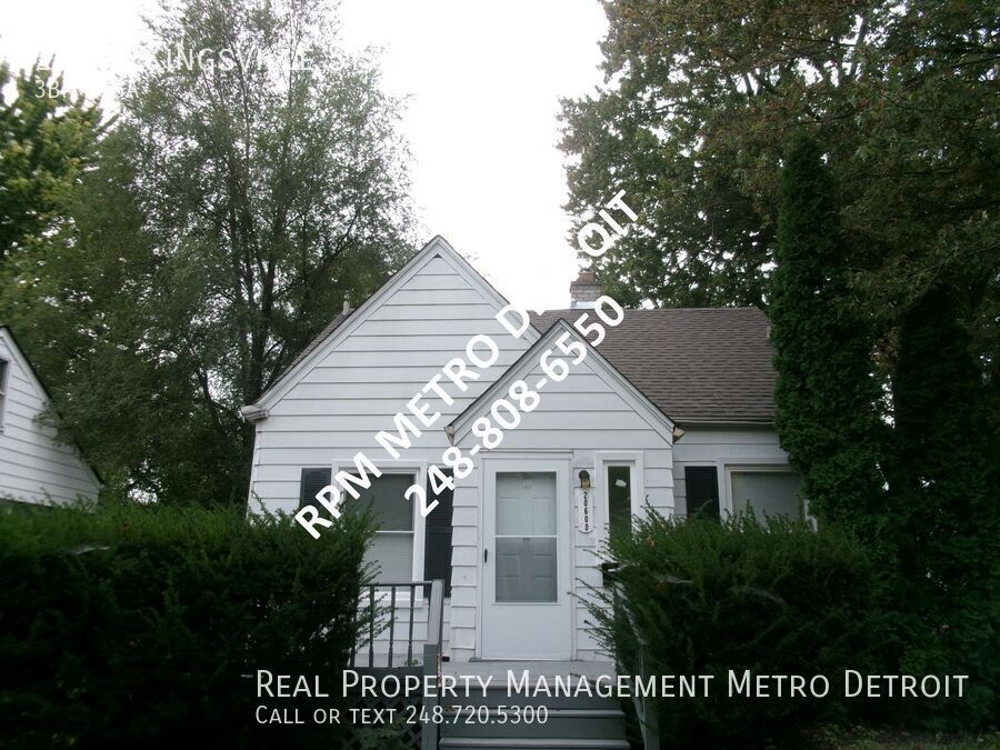 20600 Kingsville St in Harper Woods, MI - Building Photo