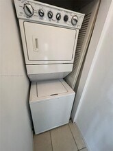 10452 NW 8th St, Unit 202 in Pembroke Pines, FL - Building Photo - Building Photo