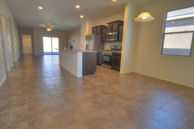 2582 Camino Plata Loop NE in Rio Rancho, NM - Building Photo - Building Photo