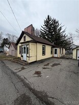 22 Works Pl in Lockport, NY - Building Photo