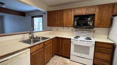 5606 E 40th Ave in Anchorage, AK - Building Photo - Building Photo