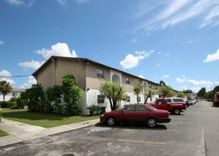 Executive House in Sarasota, FL - Building Photo - Building Photo