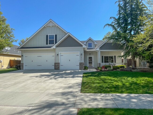 property at 832 W Cagney Dr