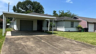 8727 Othello St in Houston, TX - Foto de edificio - Building Photo