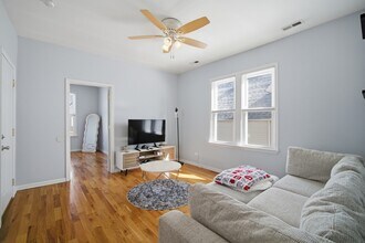 3645 W McLean Ave in Chicago, IL - Building Photo - Building Photo