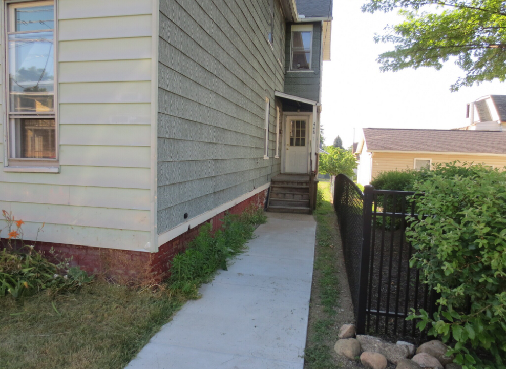 448 E 27th St in Erie, PA - Building Photo