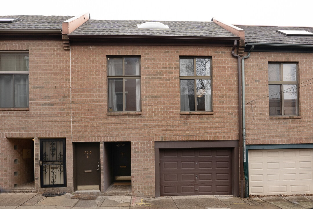 765 N Ringgold St, Unit B in Philadelphia, PA - Foto de edificio