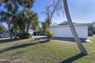 1202 Linmoor Cir NE in Palm Bay, FL - Building Photo - Building Photo