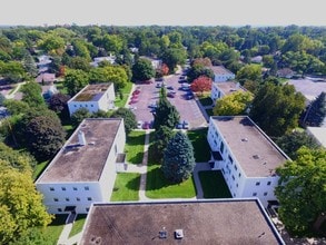 Kenwood Manor Apartments in Sioux Falls, SD - Foto de edificio - Building Photo