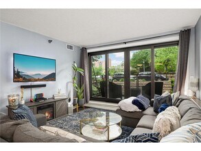 48 Groveland Terrace in Minneapolis, MN - Building Photo - Building Photo