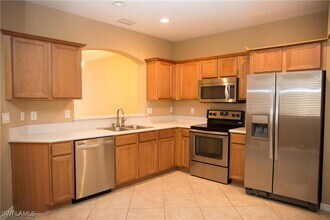 9797 Roundstone Cir in Ft. Myers, FL - Building Photo - Building Photo