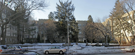 Wellington Court in Mount Vernon, NY - Building Photo - Building Photo