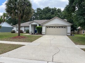 1840 Nectarine Trail in Clermont, FL - Building Photo
