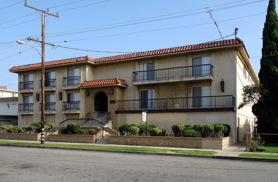 Montecito Apartments in Hawthorne, CA - Foto de edificio