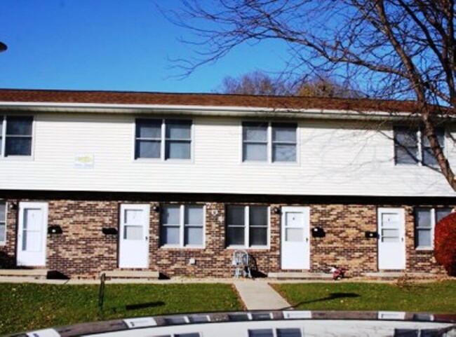 property at 704 Golfcrest Rd N