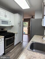 2 Village Ct in Trenton, NJ - Building Photo