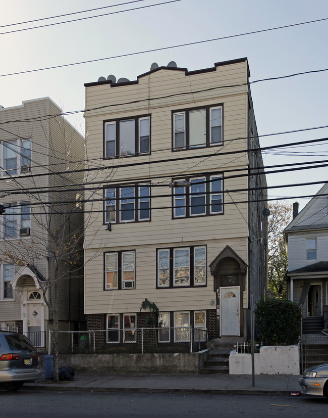 195 Duncan Ave in Jersey City, NJ - Building Photo - Building Photo