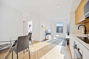 225 Adelaide St W, Unit SI ID1357593P in Toronto, ON - Building Photo