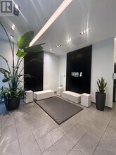 17-717 Dundonald St in Toronto, ON - Building Photo - Building Photo