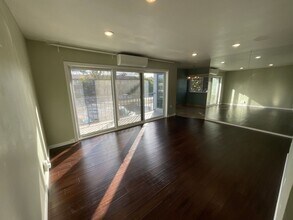 4595 California Ave in Long Beach, CA - Building Photo - Building Photo