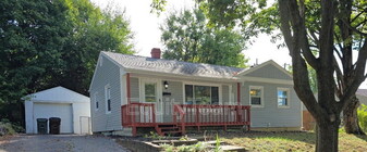 120 Circle Dr in Fairborn, OH - Building Photo