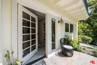 1205 N Beverly Glen Blvd in Los Angeles, CA - Building Photo - Building Photo