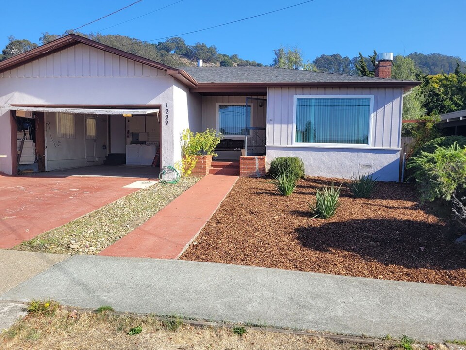 1222 Lawrence St in El Cerrito, CA - Foto de edificio