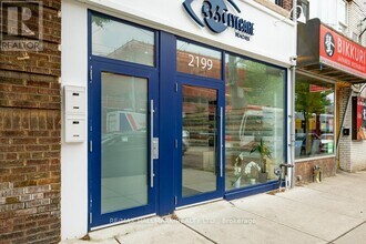 2199 Queen St E in Toronto, ON - Building Photo - Building Photo
