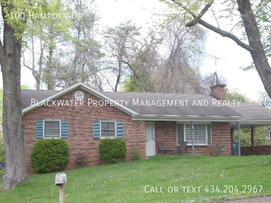 100 Hampden Dr in Lynchburg, VA - Building Photo