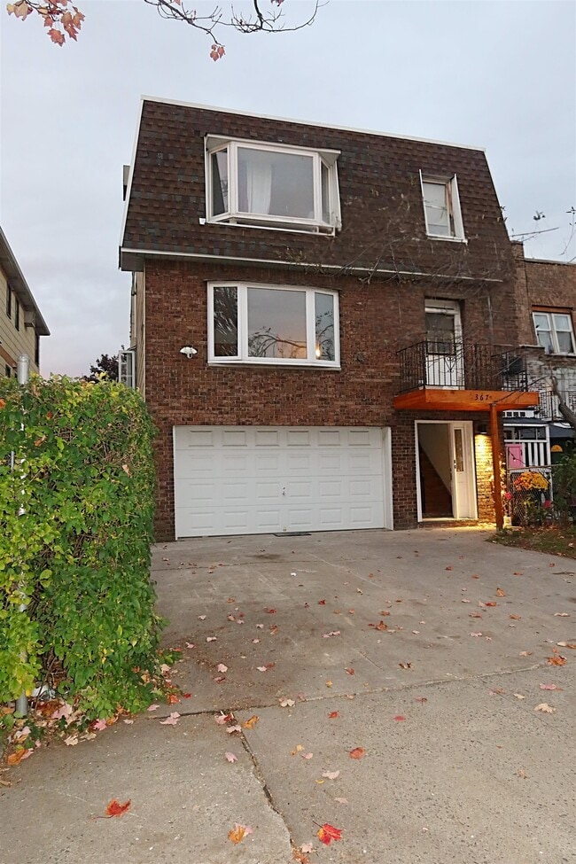 367 Mercer Loop in Jersey City, NJ - Building Photo - Building Photo