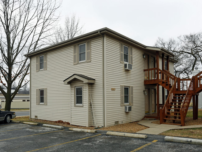 Oak Place in Springfield, MO - Foto de edificio - Building Photo