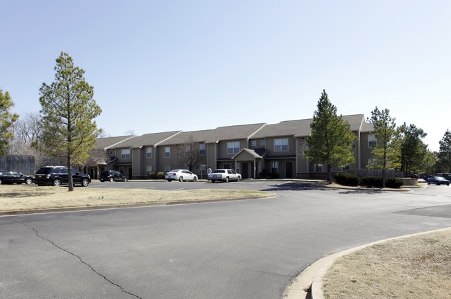 Cambridge Court Apartment Homes in Sapulpa, OK - Foto de edificio - Building Photo