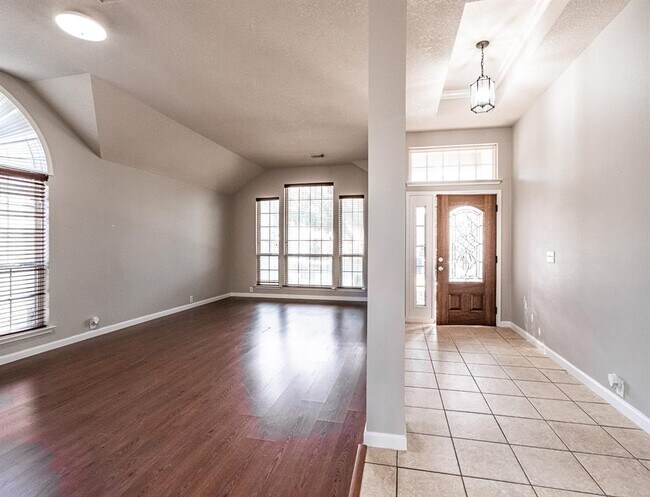 11735 Berkway Trail in Houston, TX - Building Photo - Building Photo