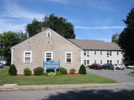 Village Apartments in White River Junction, VT - Foto de edificio