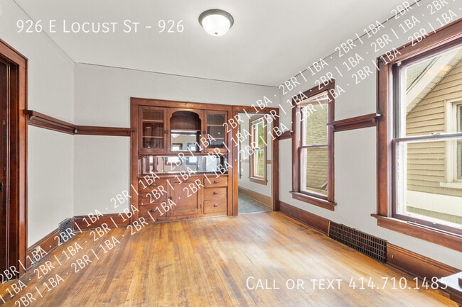 property at 926 E Locust St