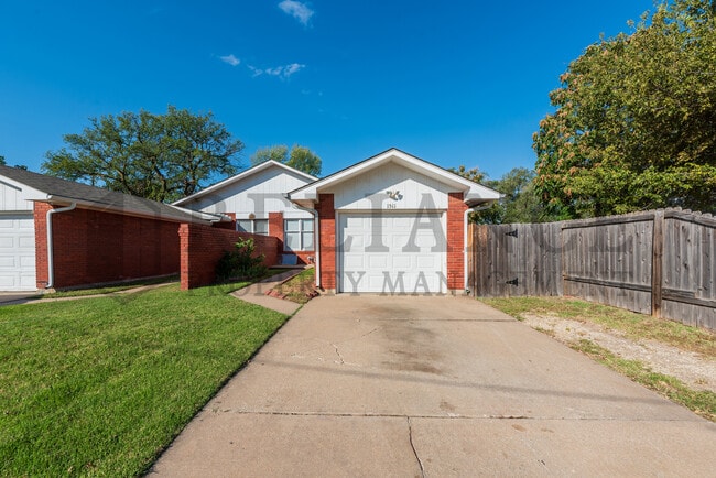 property at 1511 S Edwards St