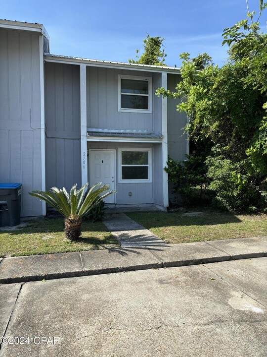 2706 E 17th St in Panama City, FL - Building Photo