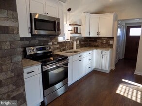 114 N Penrose St in Quakertown, PA - Building Photo - Building Photo