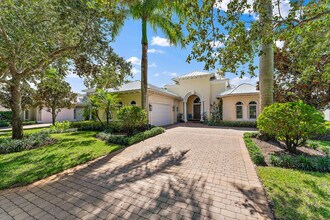 9628 SE Sandpine Ln in Hobe Sound, FL - Building Photo - Building Photo