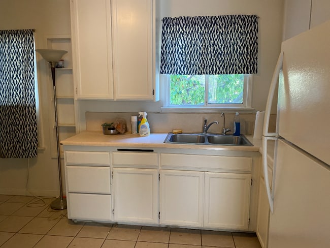 5616 Kinston Ave in Culver City, CA - Foto de edificio - Building Photo