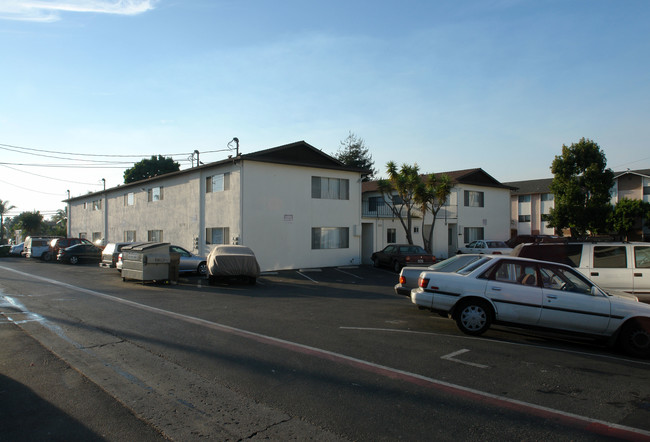 776 Camino Del Sur in Goleta, CA - Foto de edificio - Building Photo