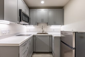 11926 Bellflower Blvd in Downey, CA - Building Photo - Interior Photo