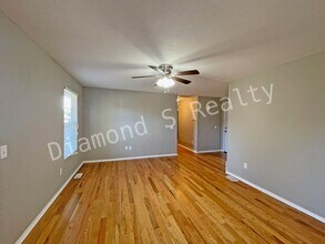 2499 W Cedar Creek Dr in Springfield, MO - Building Photo - Building Photo