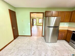 10 Windwood Dr in Windsor Locks, CT - Building Photo - Building Photo